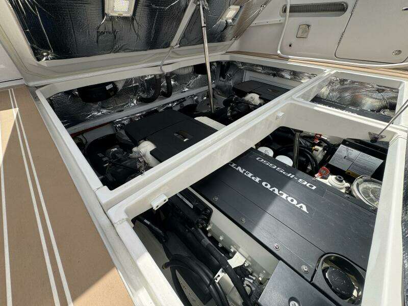 Jewel 43ft MJM Yacht For Sale