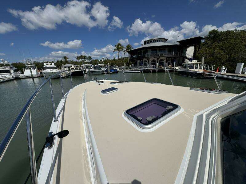 Jewel 43ft MJM Yacht For Sale