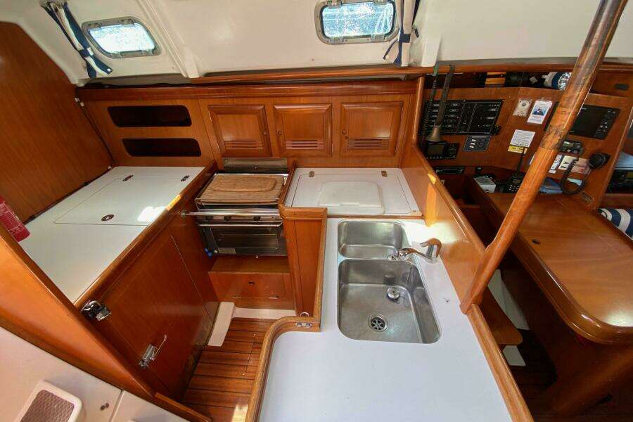 36ft Beneteau Yacht For Sale