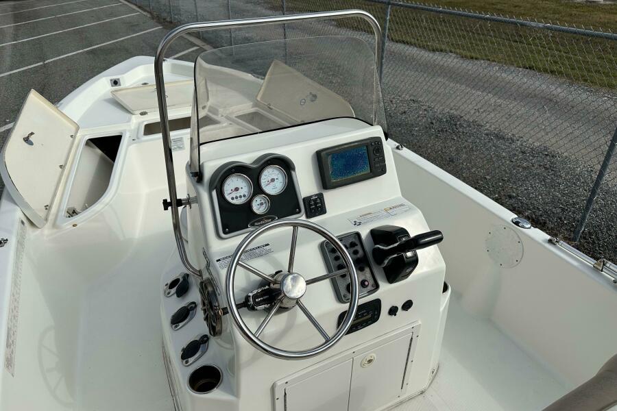 21' 2015 NauticStar 2110 Sport