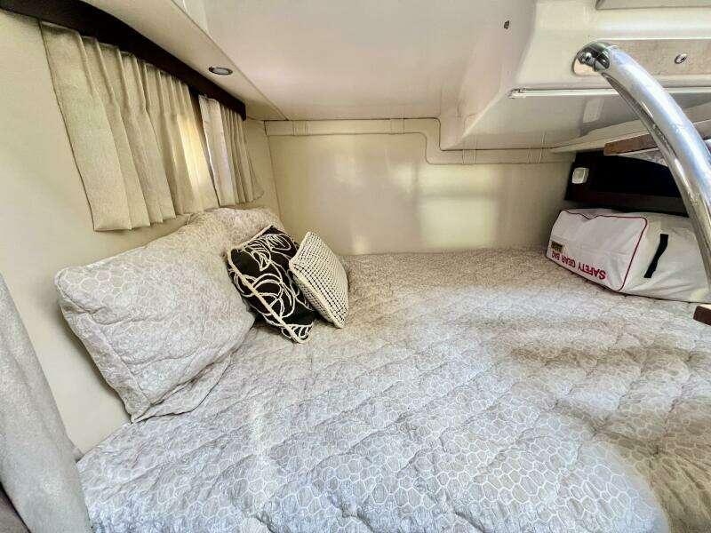 28ft Regal Yacht For Sale