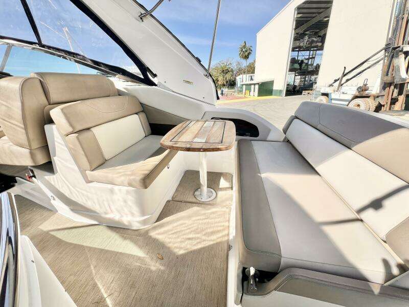 28ft Regal Yacht For Sale