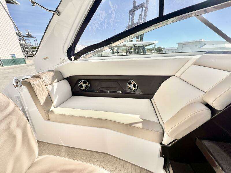 28ft Regal Yacht For Sale