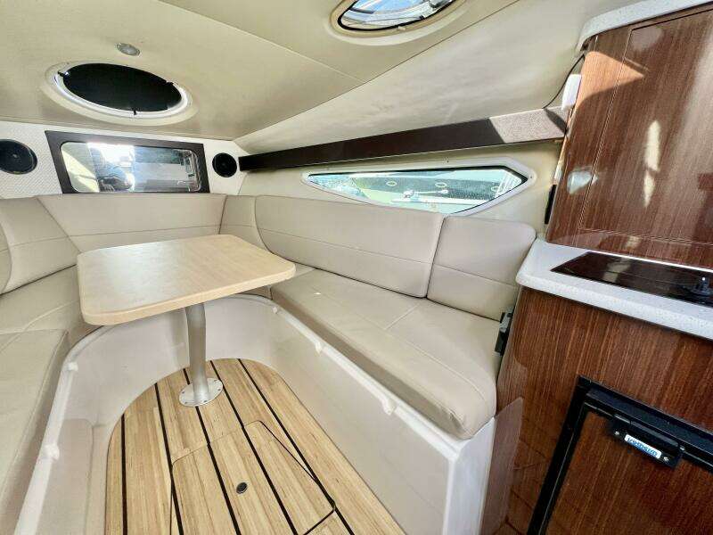 28ft Regal Yacht For Sale
