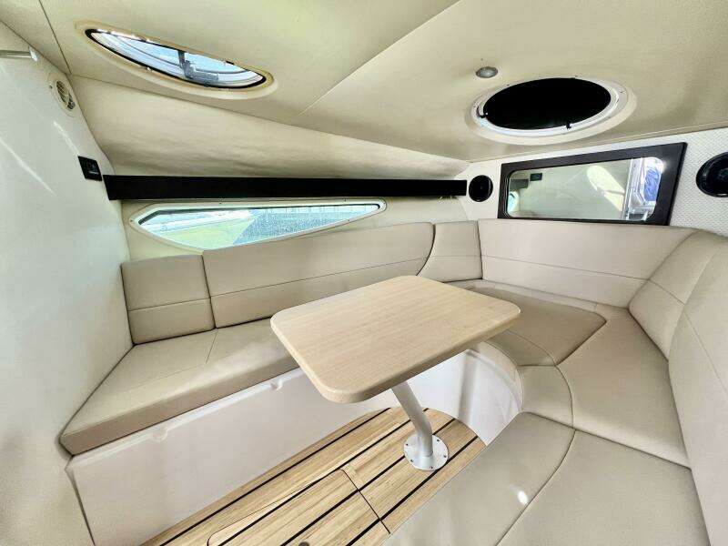 28ft Regal Yacht For Sale