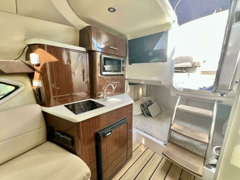 28ft Regal Yacht For Sale