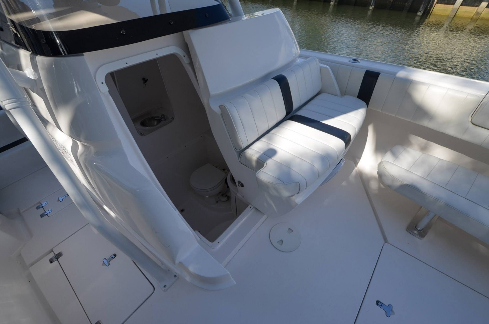 2013 Intrepid 300 Center Console