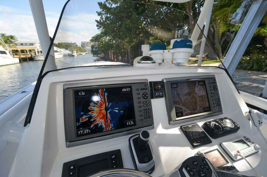 Quid Pro Quo 30ft Intrepid Yacht For Sale