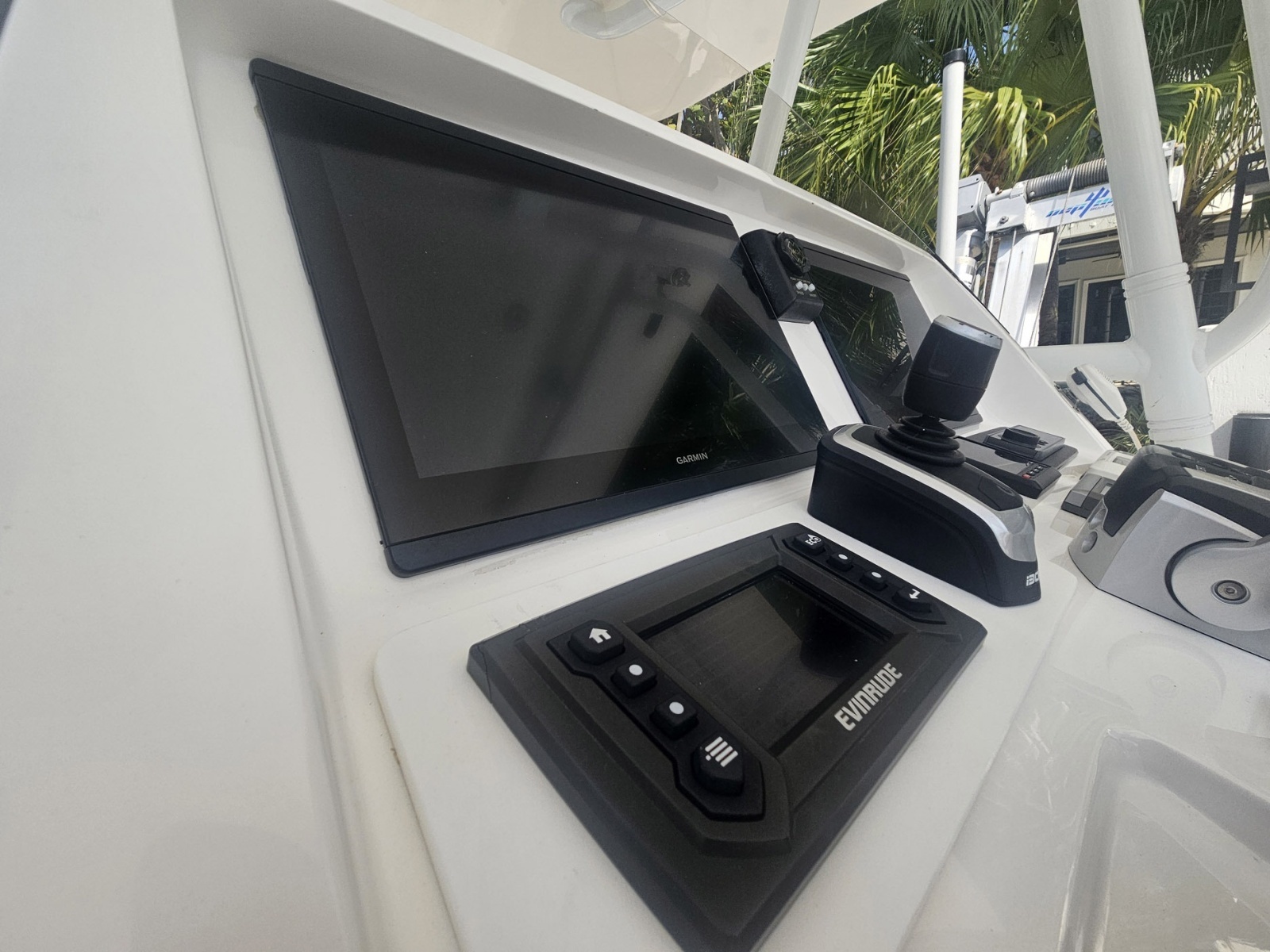 2013 Intrepid 300 Center Console