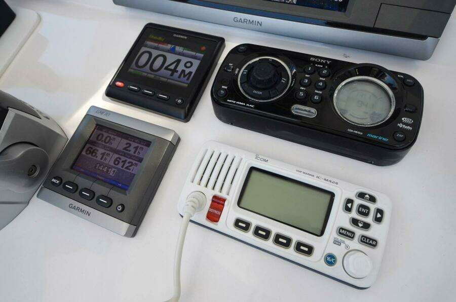 Quid Pro Quo 30ft Intrepid Yacht For Sale