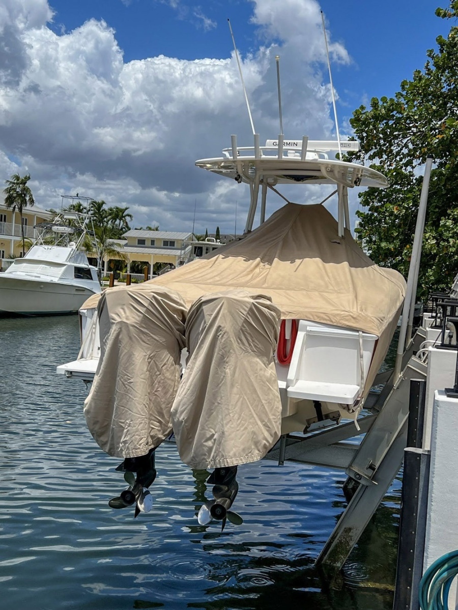 2013 Intrepid 300 Center Console