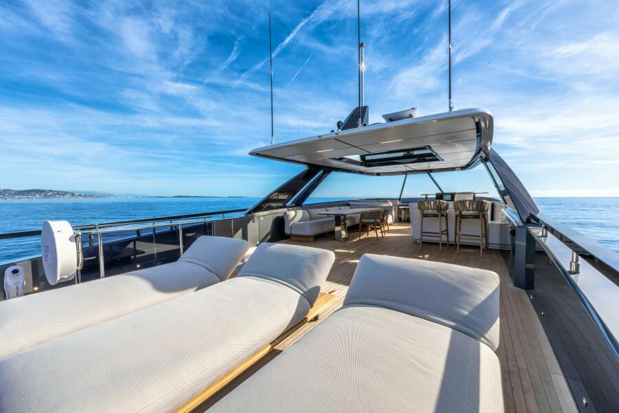 95' 2025 Ferretti Yachts Ferretti 940