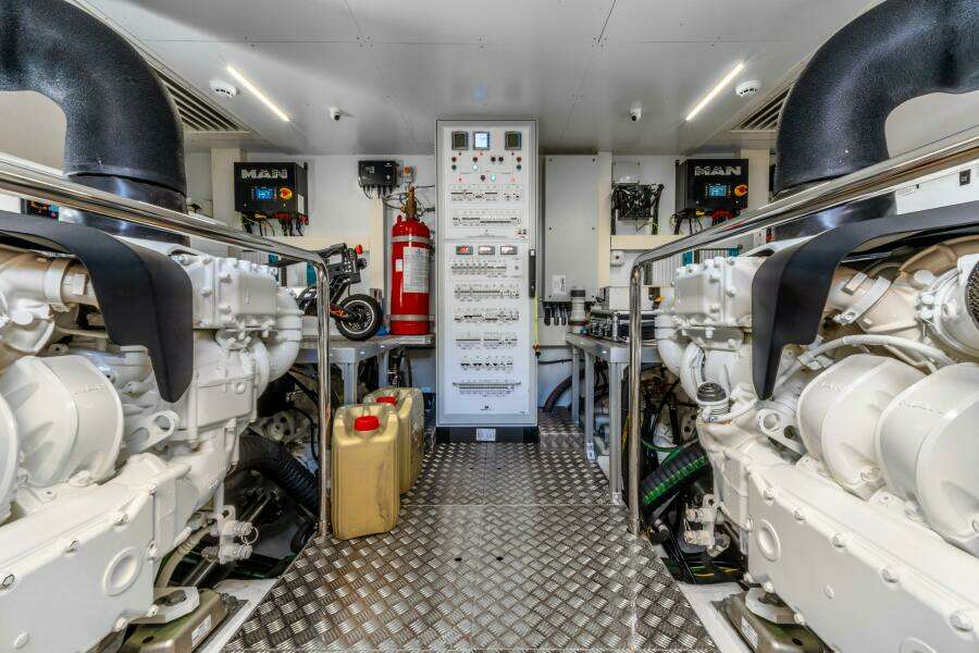 TOGETHER 95ft Ferretti Yachts Yacht For Sale