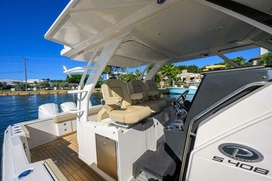 LEAP YEAR 40ft Pursuit Yacht For Sale