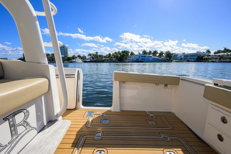 40' 2018 Pursuit S 408