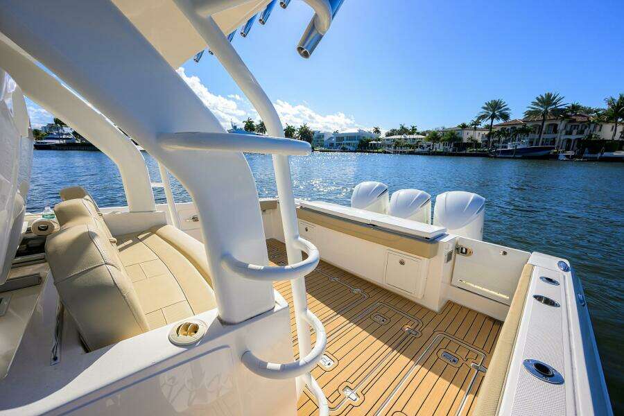 LEAP YEAR 40ft Pursuit Yacht For Sale