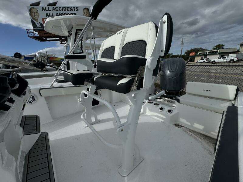 198 CC Adventure 19ft Tidewater Yacht For Sale