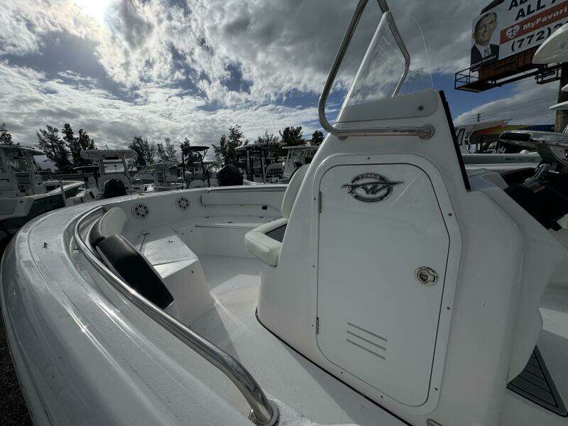 198 CC Adventure 19ft Tidewater Yacht For Sale