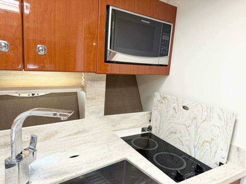 GAME CHANGER 37ft Formula Yacht For Sale