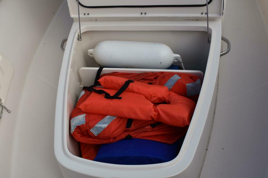 27' 2012 Grady-White Canyon 271