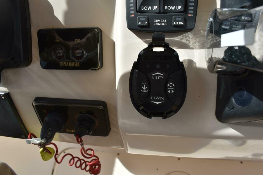 27' 2012 Grady-White Canyon 271