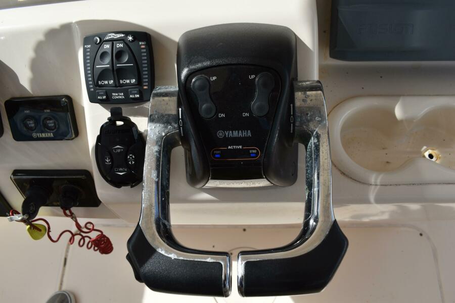 27' 2012 Grady-White Canyon 271