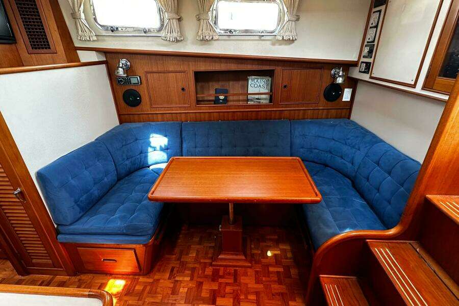 BOOTLEGGER 38ft Grand Banks Yacht For Sale