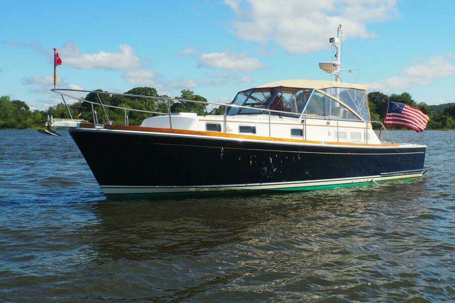 BOOTLEGGER 38ft Grand Banks Yacht For Sale