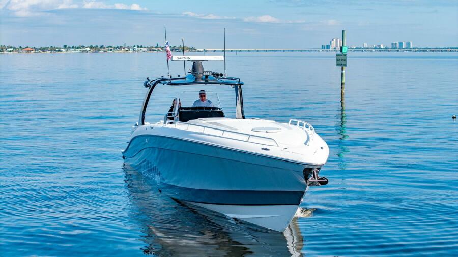 44' 2010 Concept 4400 Sport Yacht