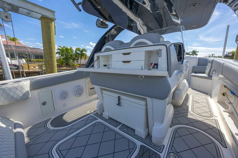 44' 2010 Concept 4400 Sport Yacht