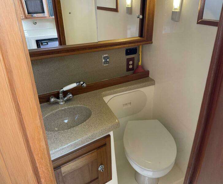 Low Bid 28ft Albemarle Yacht For Sale