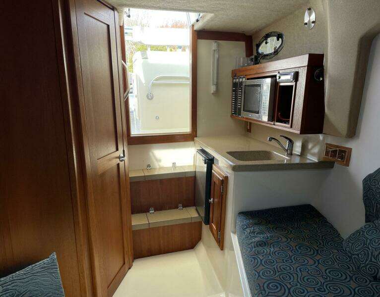 Low Bid 28ft Albemarle Yacht For Sale