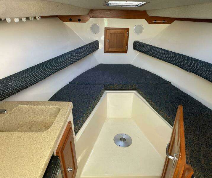 Low Bid 28ft Albemarle Yacht For Sale