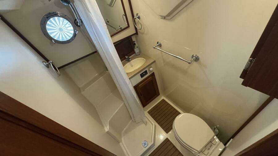 Starboard Head Shower