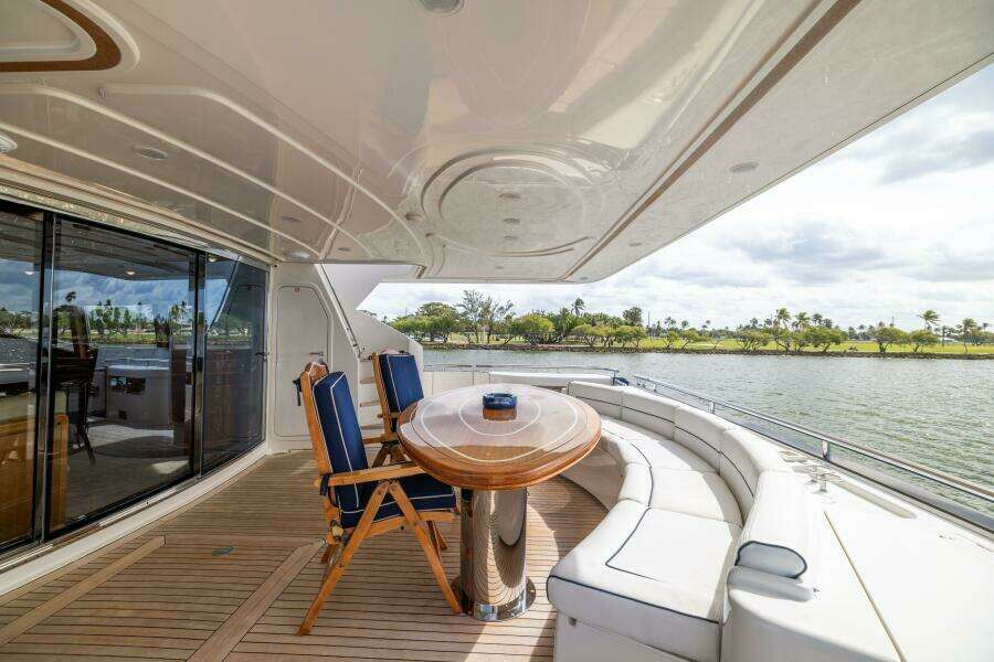 2001 Ferretti 94 Raised Pilothouse - Dreamchaser -Aft Deck