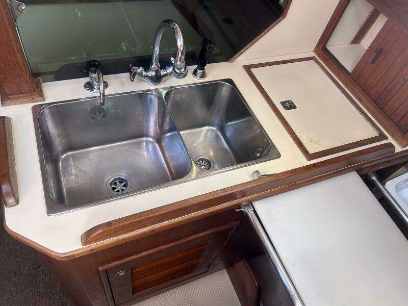 Offline 32ft Island Packet Yacht For Sale