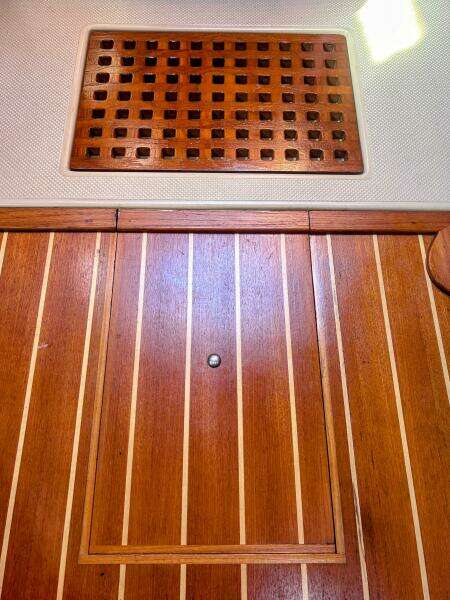 Offline 32ft Island Packet Yacht For Sale