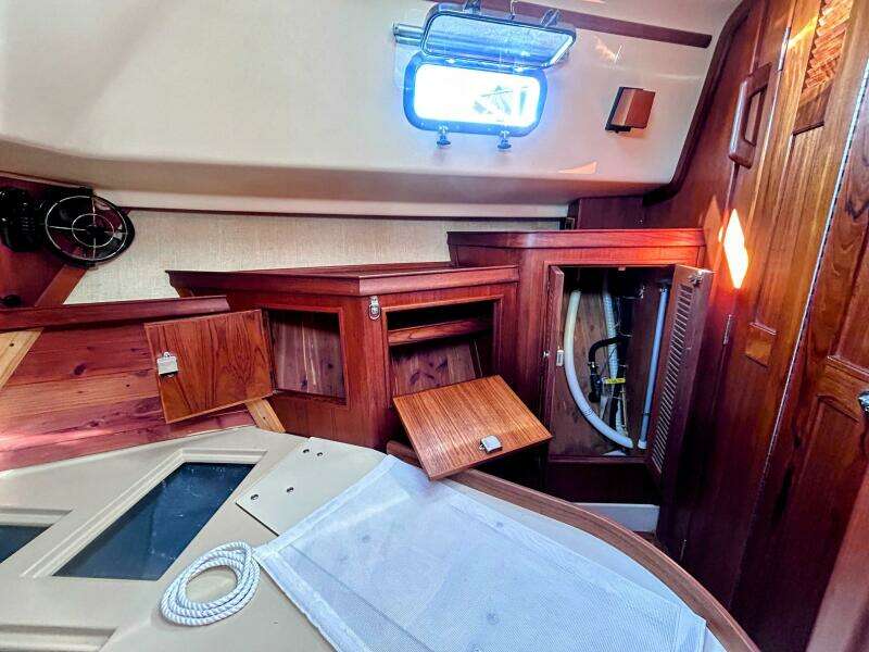 Offline 32ft Island Packet Yacht For Sale