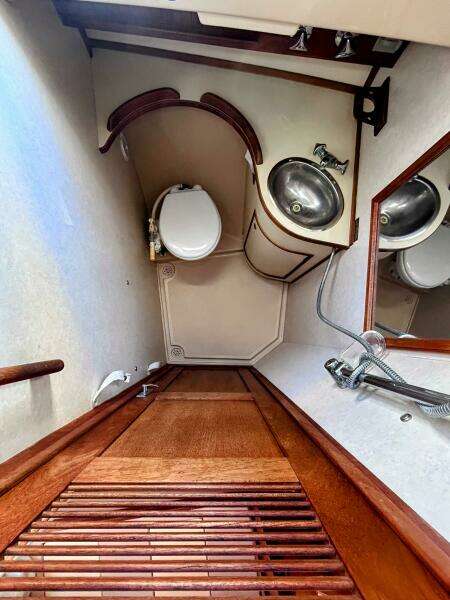 Offline 32ft Island Packet Yacht For Sale