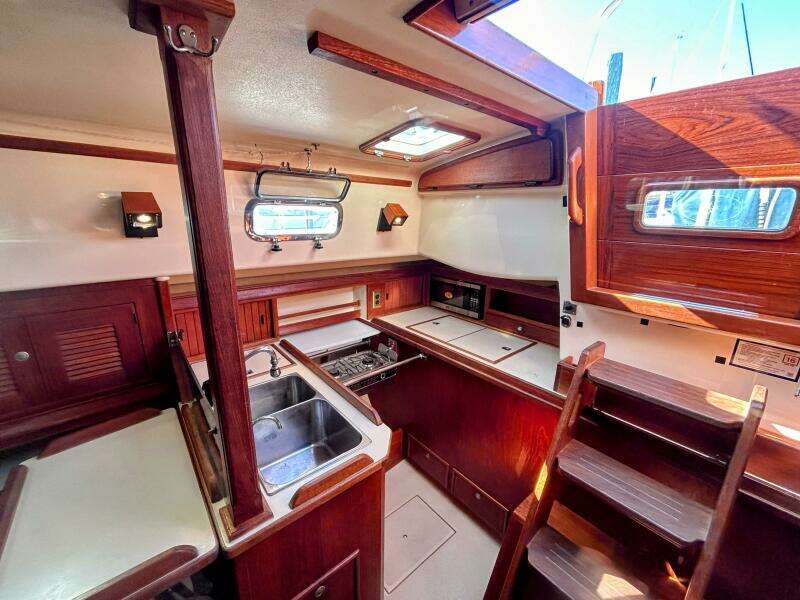 Offline 32ft Island Packet Yacht For Sale