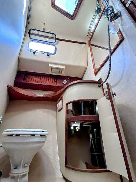 Offline 32ft Island Packet Yacht For Sale