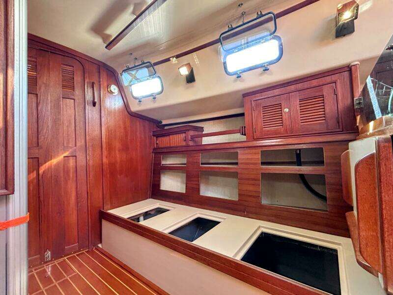 Offline 32ft Island Packet Yacht For Sale