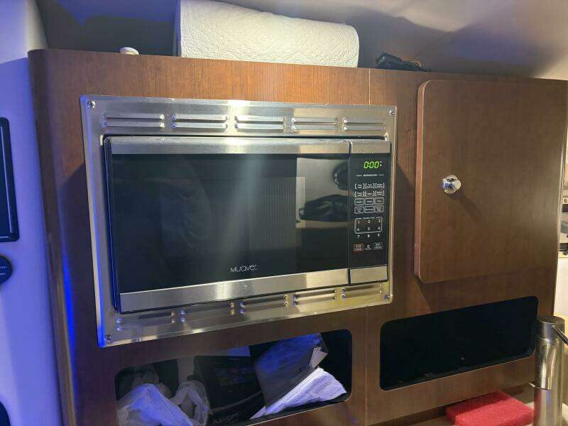 26ft Crownline Yacht For Sale