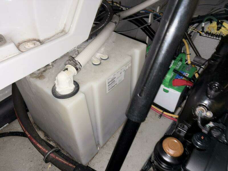 26ft Crownline Yacht For Sale