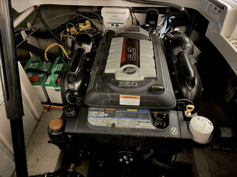 26ft Crownline Yacht For Sale