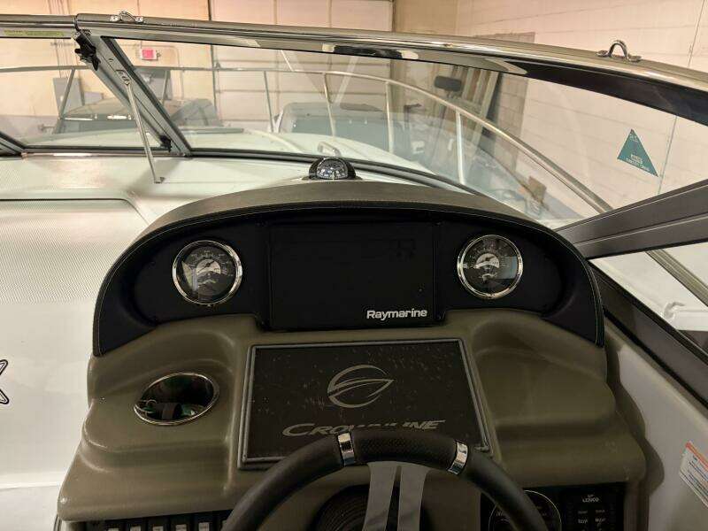 26ft Crownline Yacht For Sale