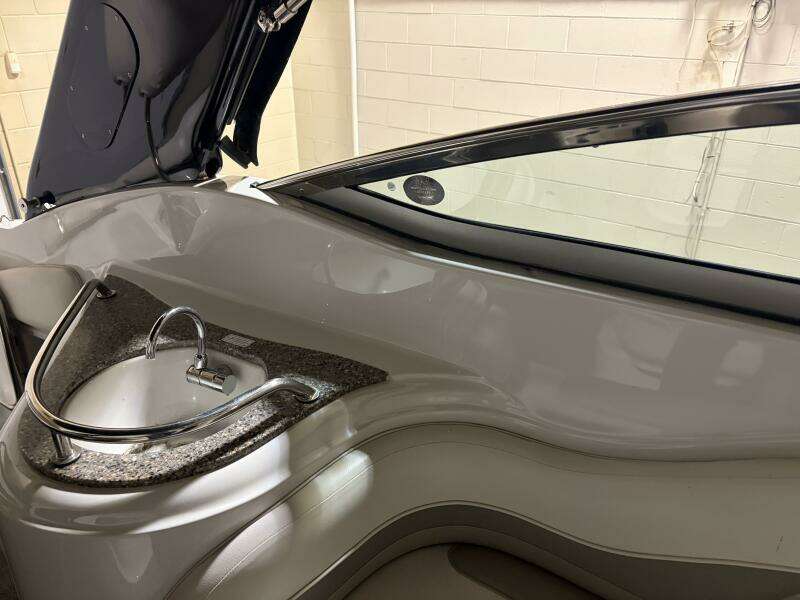 26ft Crownline Yacht For Sale