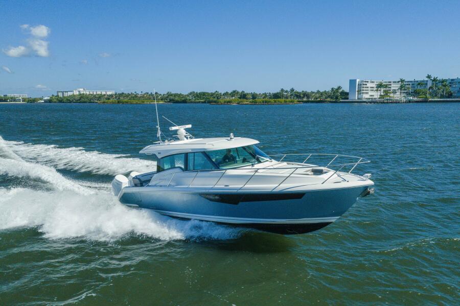 43' 2025 Tiara Yachts 43 LE