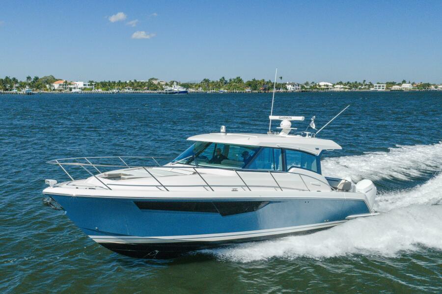 43' 2025 Tiara Yachts 43 LE