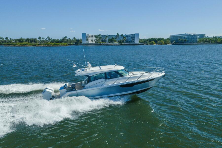 43' 2025 Tiara Yachts 43 LE